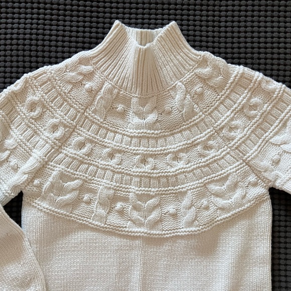 NWT Banana Republic White Sweater, size XS - Picture 1 of 5